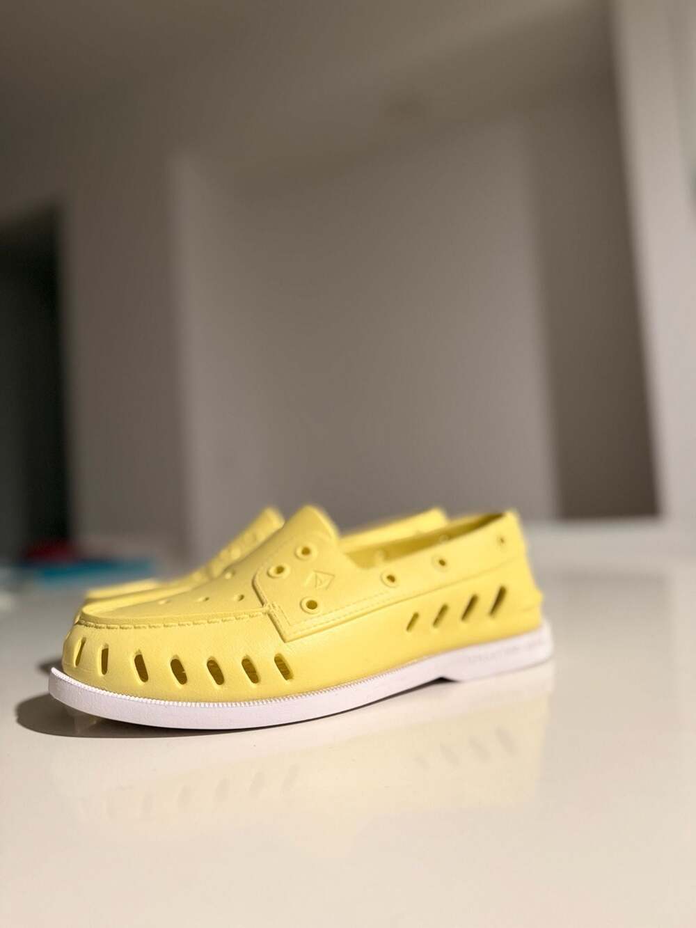 Sperry Authentic Original Float Yellow Boat Shoes Women's Size 8 / Men's Size 6
